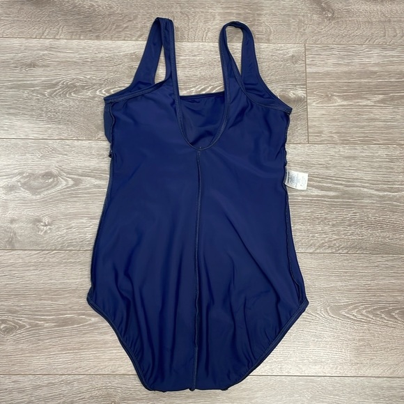 Lands’ End 510136 Tugless Low Leg One Piece Swimsuit Navy 10 - Picture 16 of 16